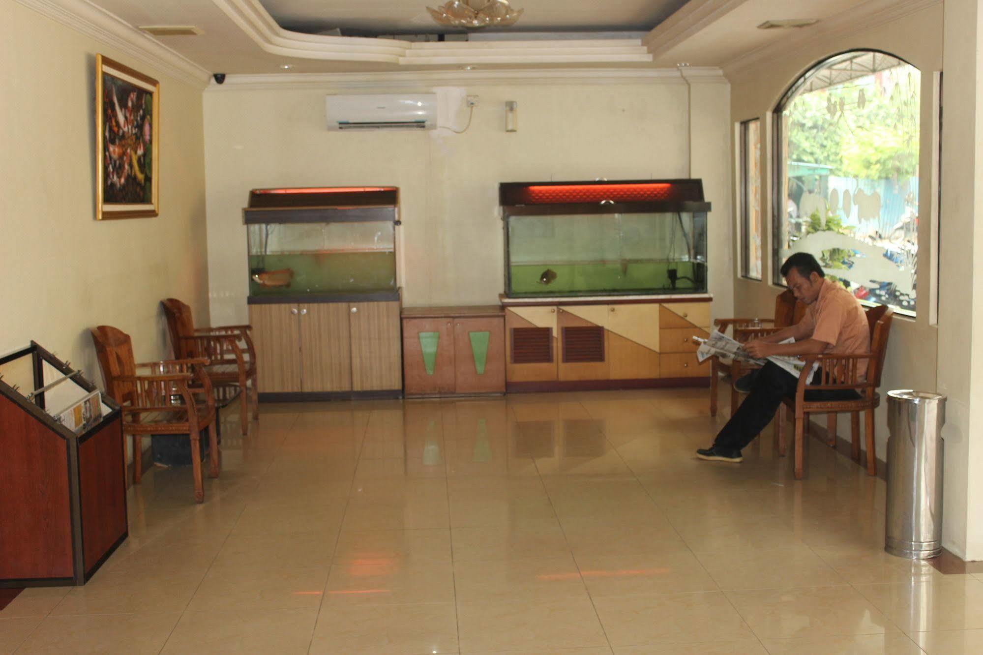 Batam Star Hotel Esterno foto